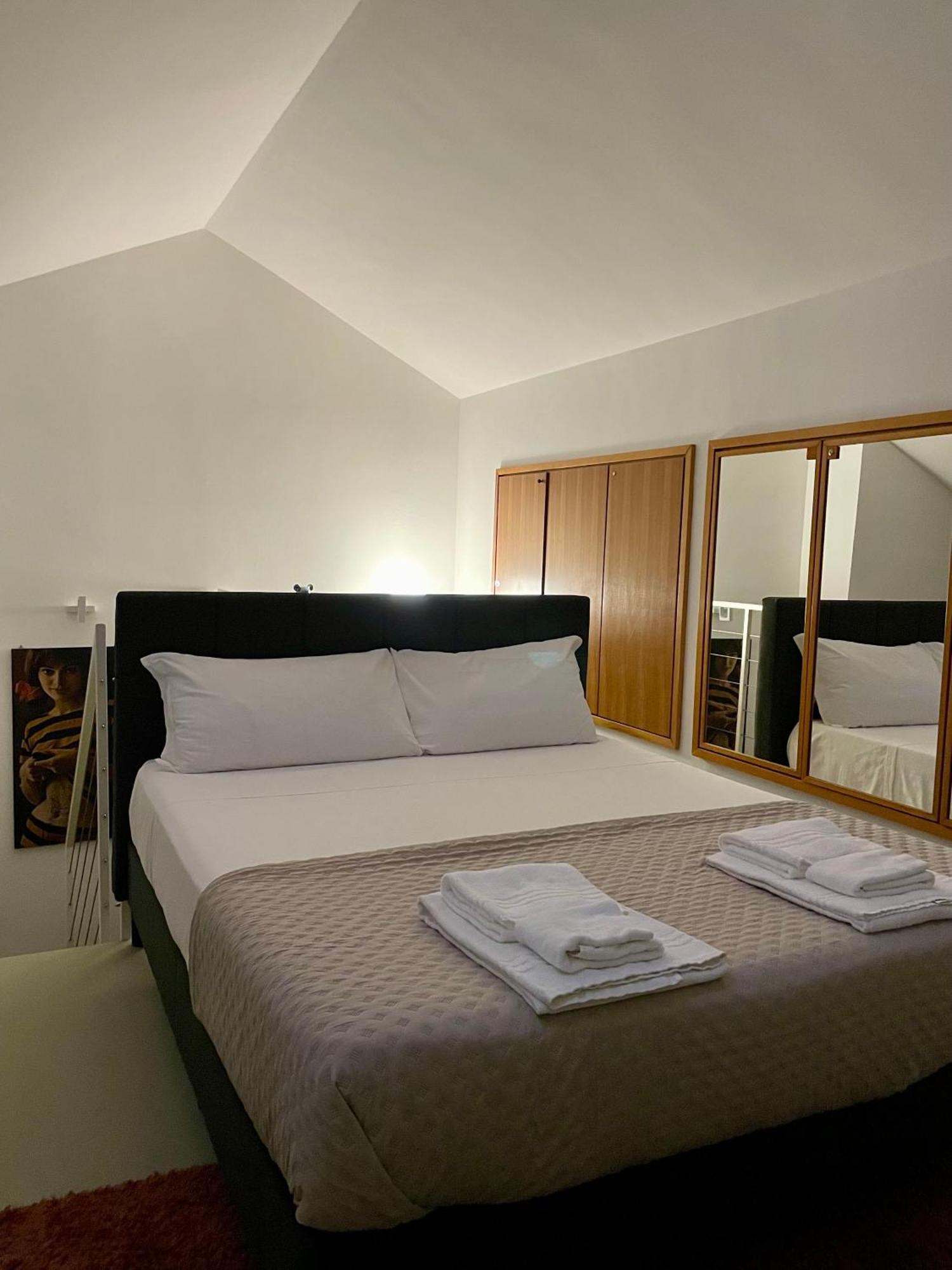 149 Borgo Ticino Suite Attico Di Lusso Con Terrazzo E Parking Privato Pavia Exterior foto